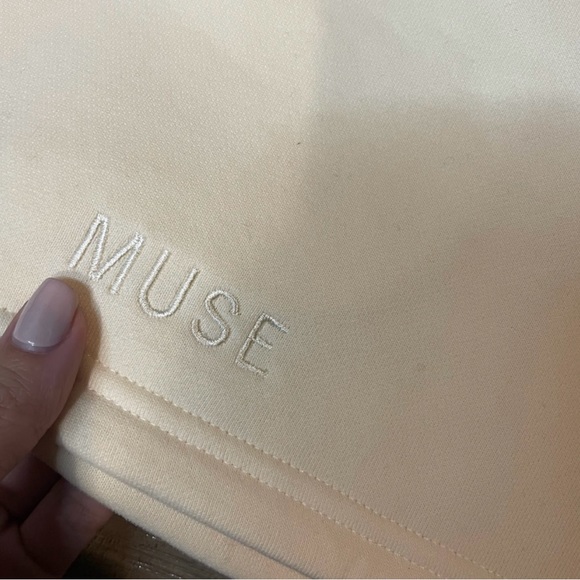 Muse Cream Colored Sweat Shorts Size Small - Picture 3 of 4